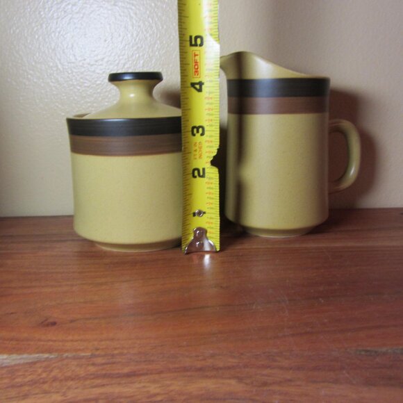 arrow stone sugar bowl w lid 13 oz & creamer 12 oz vintage 695 zuni maize (W4819 - Picture 3 of 12